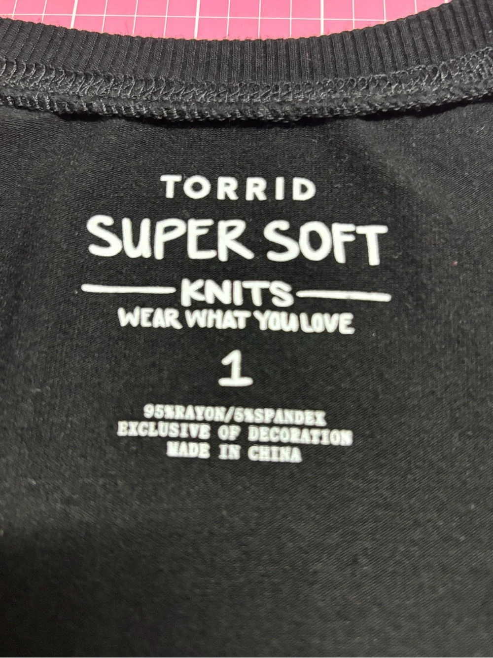 Torrid 1 Women 1X Black Sugar Dolman Skull Graphic Super Soft Knits Long Sleeve - Picture 7 of 12